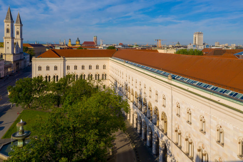 geschwister_scholl_platz_5_full